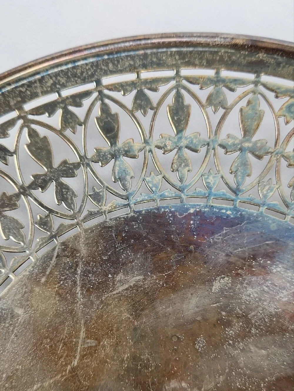 Vintage Viners of Sheffield Silver Plate Reticulated 11” Serving Platter Tray